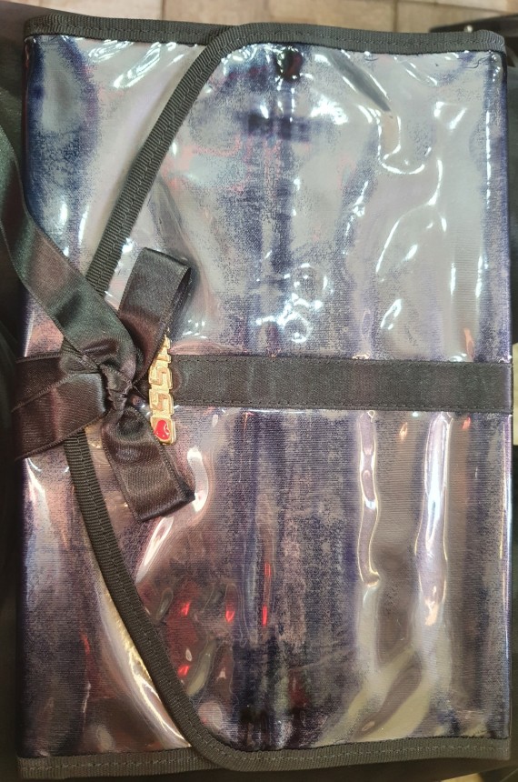 Missq neszeszer-batikolt /kék-fekete