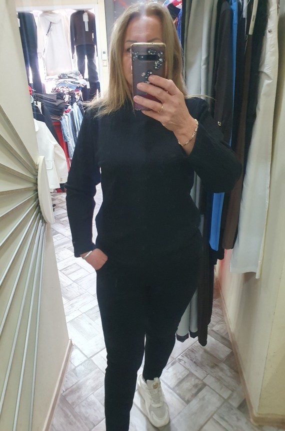 Warp Zone kötött felső átlapolós nyakkal-fekete